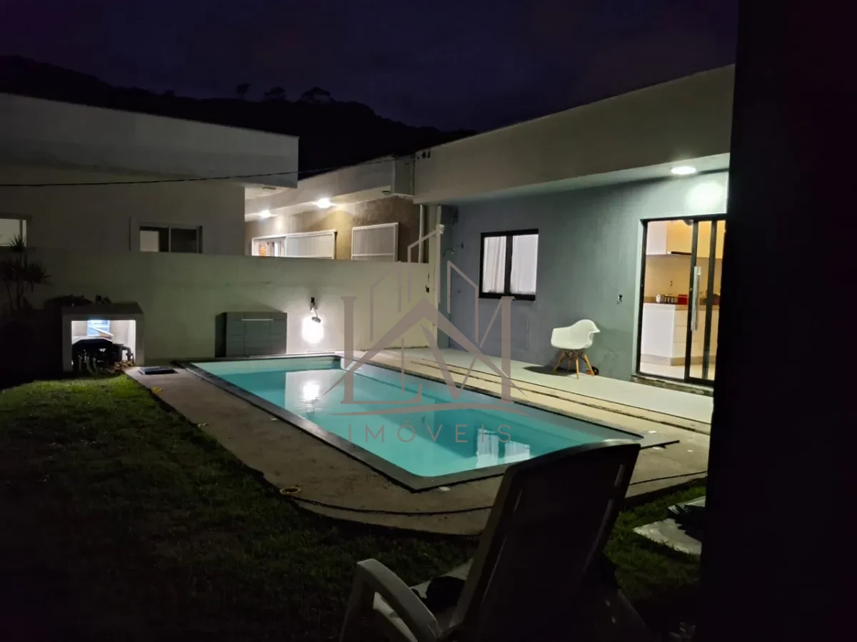 Imagem de 🏡 Casa à Venda no Condomínio Acqua di Zimbros – Bombinhas/SC