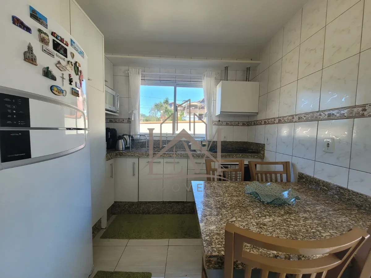 Imagem de CASA COM 3 DORMITÓRIOS Á VENDA NO CENTRO DE BOMBINHAS