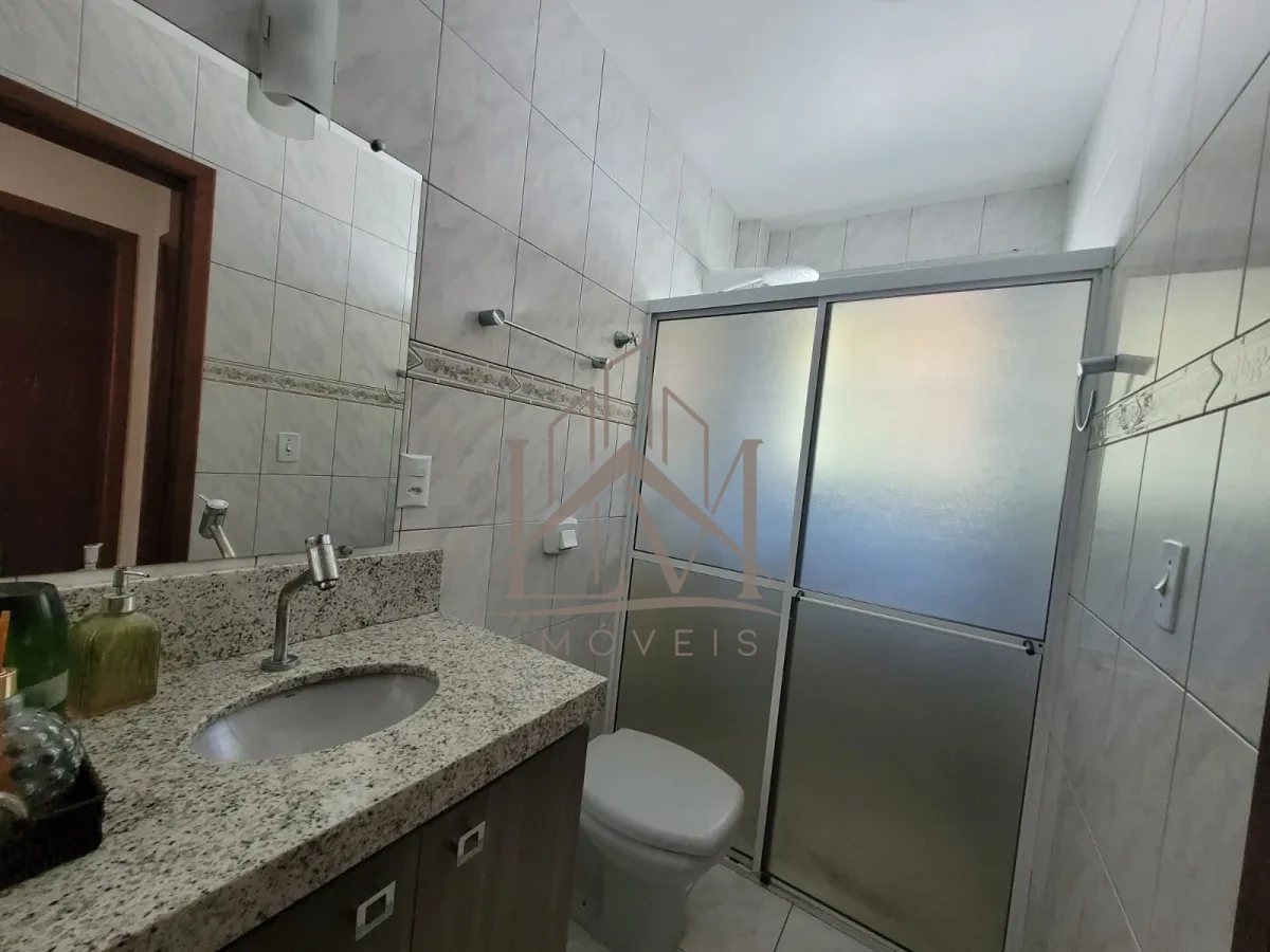 Imagem de CASA COM 3 DORMITÓRIOS Á VENDA NO CENTRO DE BOMBINHAS