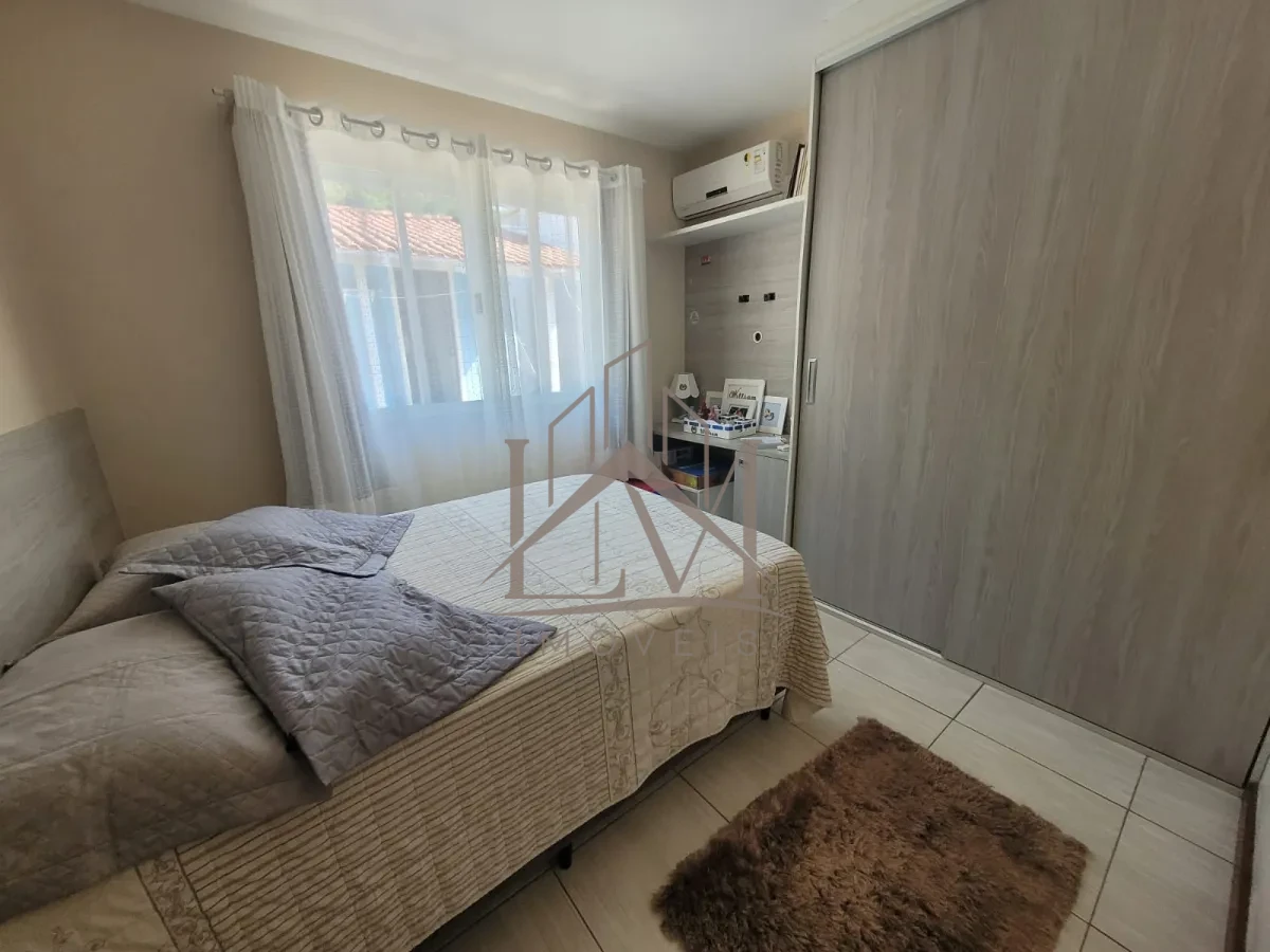 Imagem de CASA COM 3 DORMITÓRIOS Á VENDA NO CENTRO DE BOMBINHAS