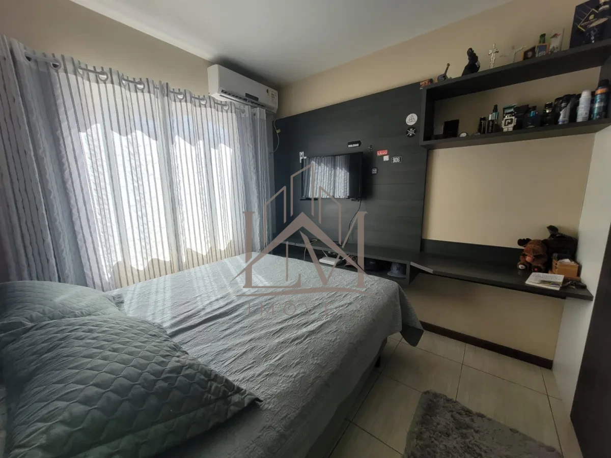 Imagem de CASA COM 3 DORMITÓRIOS Á VENDA NO CENTRO DE BOMBINHAS