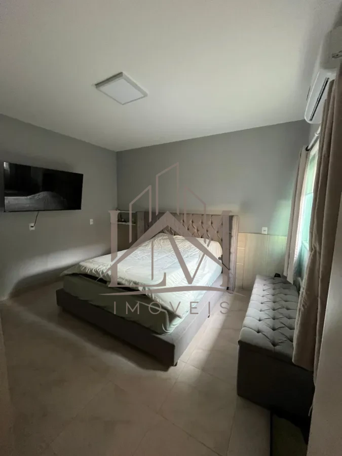 Imagem de CASA com aproximadamente 300m2 construídos;