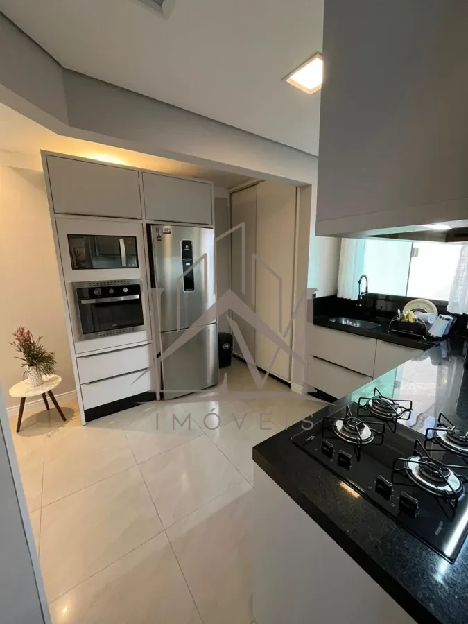 Imagem de CASA com aproximadamente 300m2 construídos;