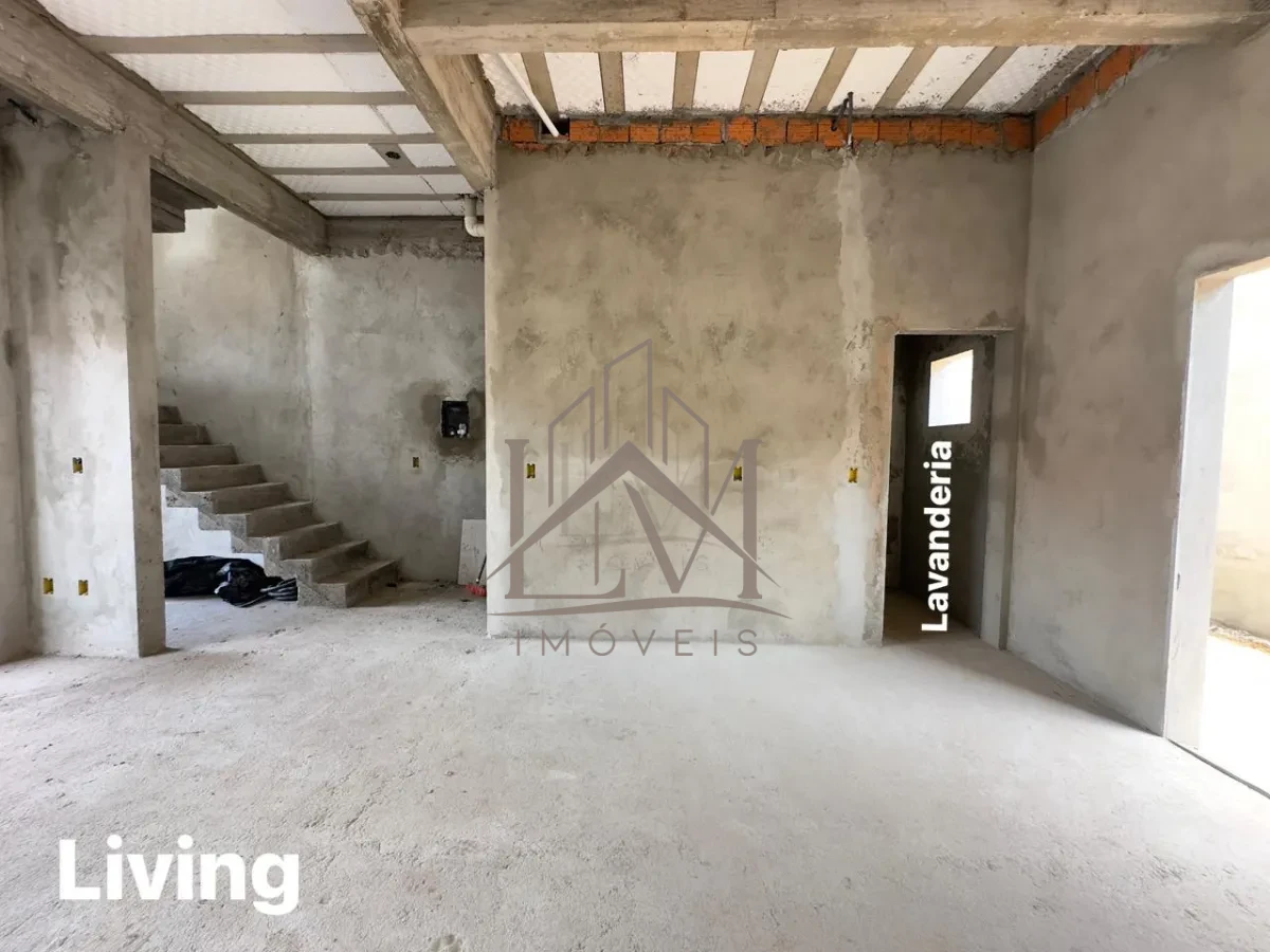 Imagem de Sobrado 3 Domitórios + Terraço a venda em Bombinhas