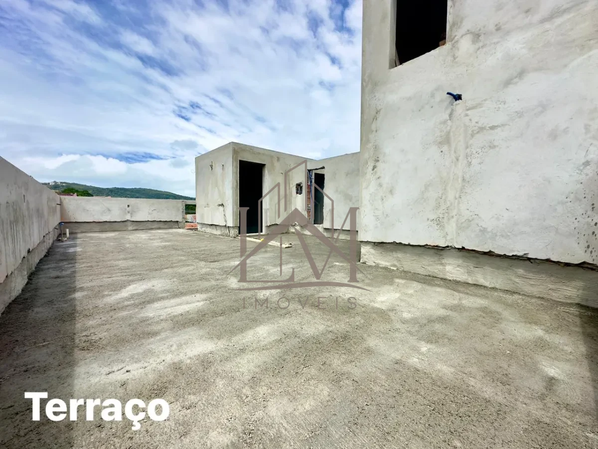 Imagem de Sobrado 3 Domitórios + Terraço a venda em Bombinhas