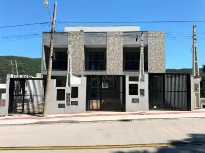 Imagem de SOBRADO A VENDA EM BOMBAS/BOMBINHAS