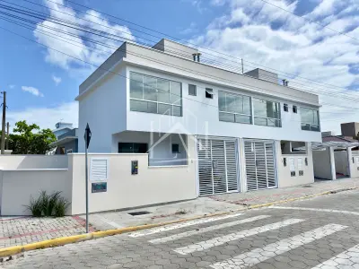 Imagem de Excelentes sobrados a venda na famosa cidade de Bombinhas ,Sc.✨🏖️