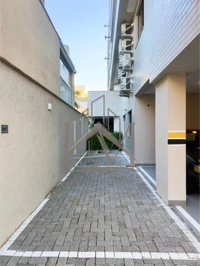 Imagem de APARTAMENTO NO CENTRO DE BOMBINHAS COM 6 ANOS PARA PAGAMENTO