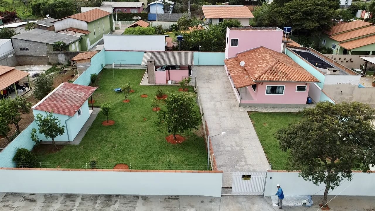 Imagem de Casa com terreno amplo