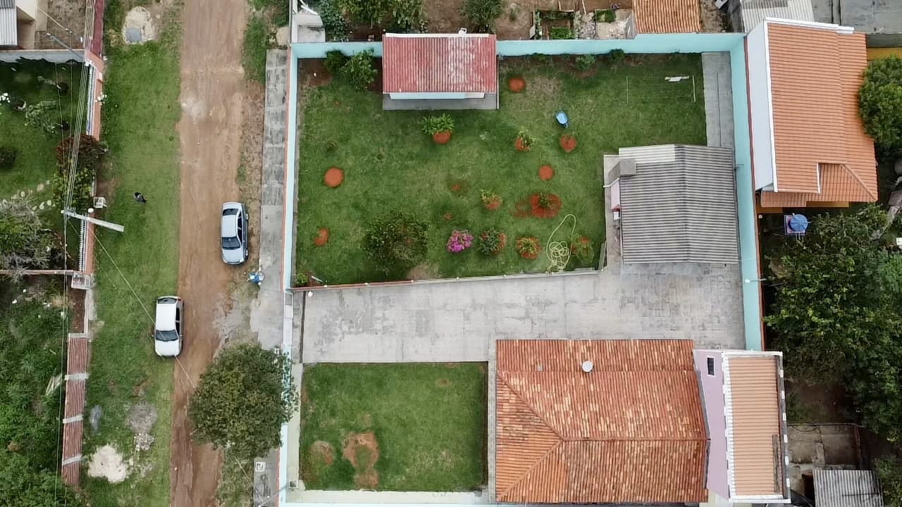 Imagem de Casa com terreno amplo