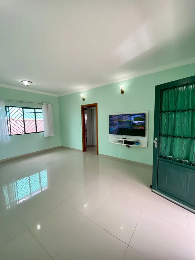 Imagem de Casa com terreno amplo