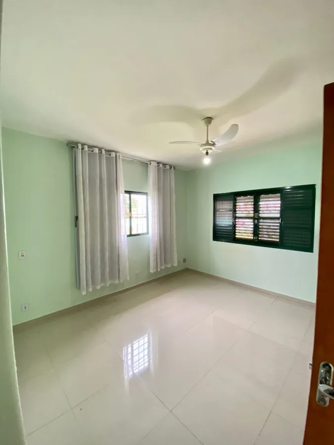 Imagem de Casa com terreno amplo
