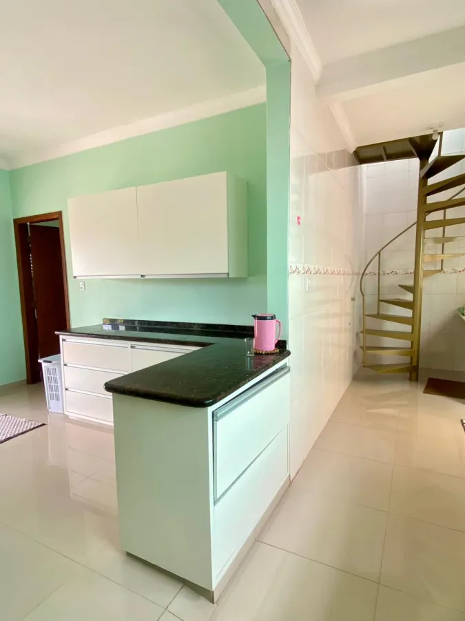 Imagem de Casa com terreno amplo
