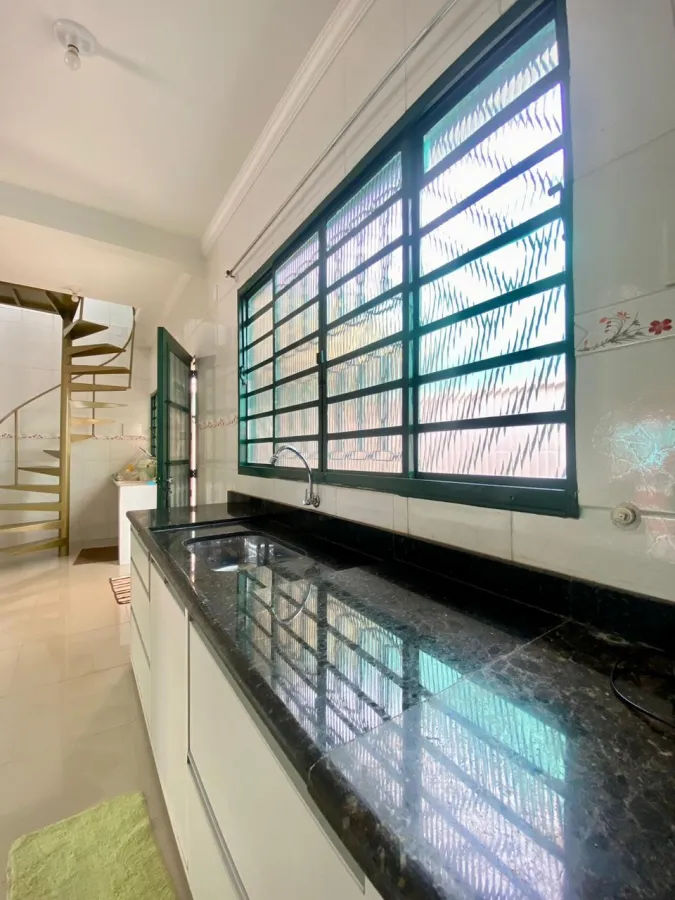 Imagem de Casa com terreno amplo
