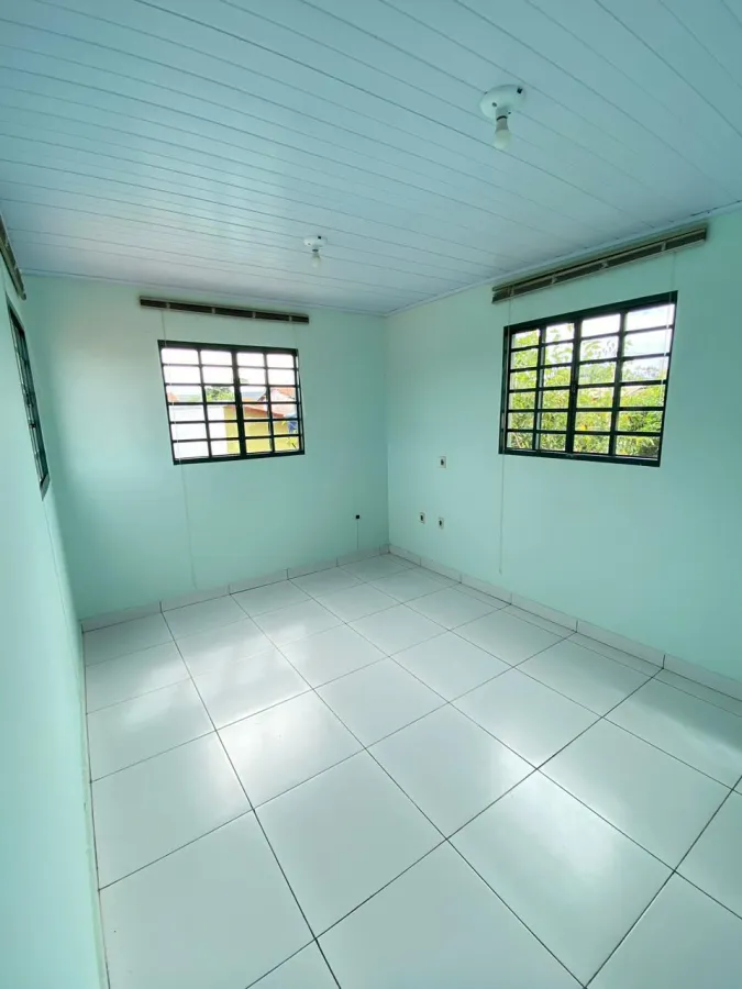 Imagem de Casa com terreno amplo