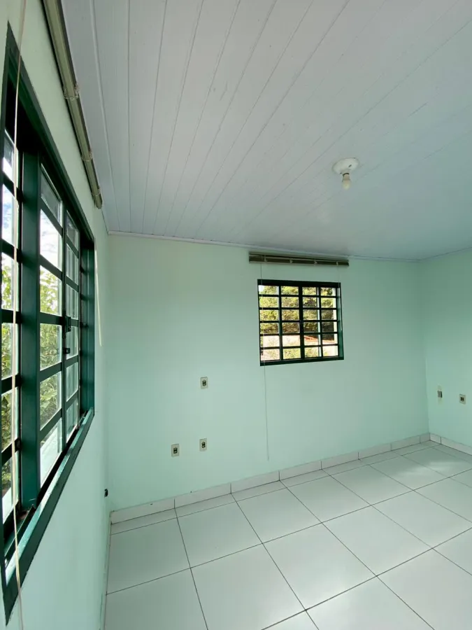 Imagem de Casa com terreno amplo
