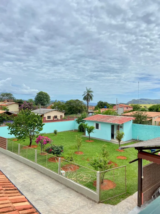 Imagem de Casa com terreno amplo