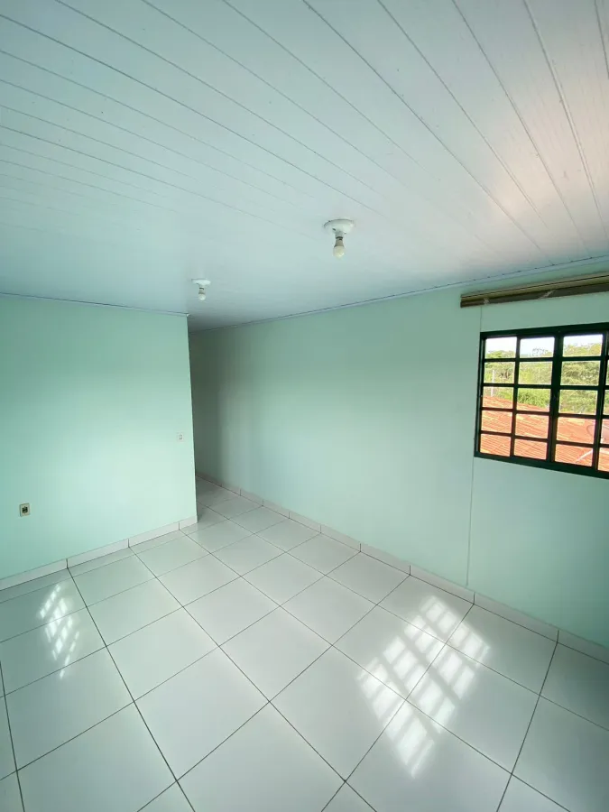 Imagem de Casa com terreno amplo