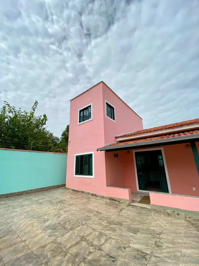 Imagem de Casa com terreno amplo