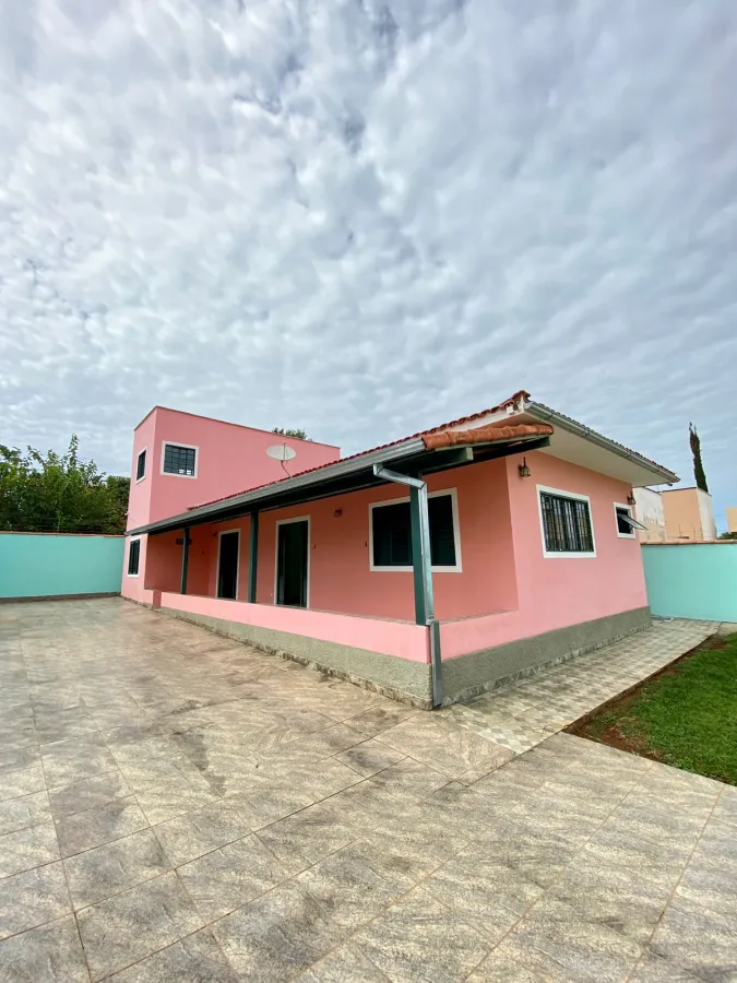 Imagem de Casa com terreno amplo