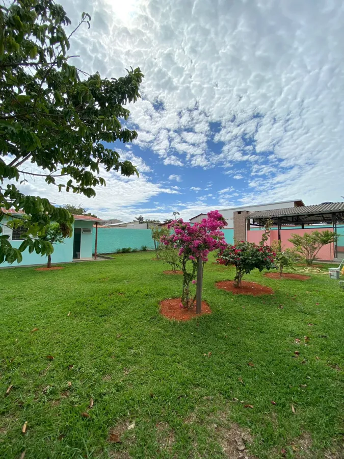 Imagem de Casa com terreno amplo