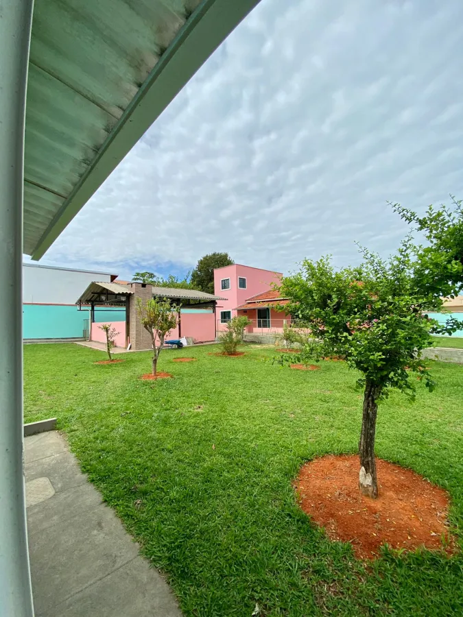Imagem de Casa com terreno amplo