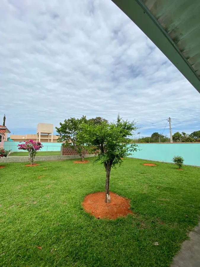 Imagem de Casa com terreno amplo