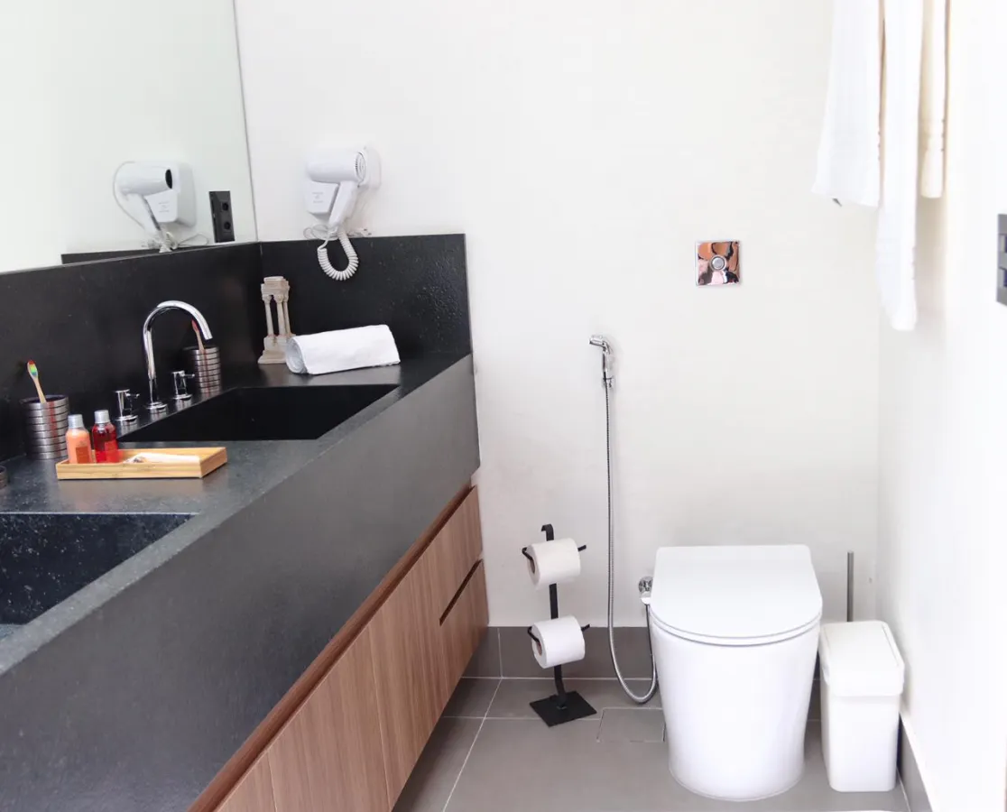 Imagem de Casa moderna em condomínio fechado (Condomínio Vale Azul) Renda consolidada - residência/investimento