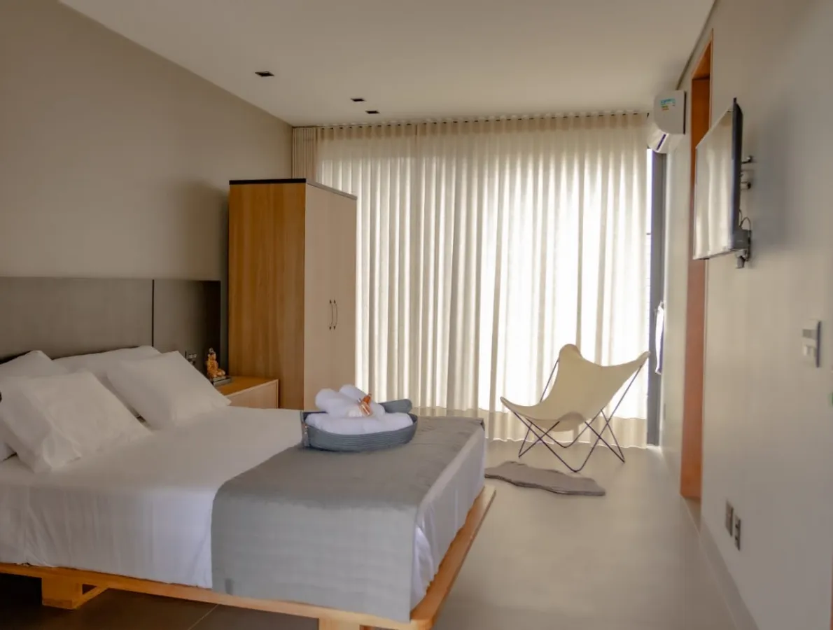 Imagem de Casa moderna em condomínio fechado (Condomínio Vale Azul) Renda consolidada - residência/investimento