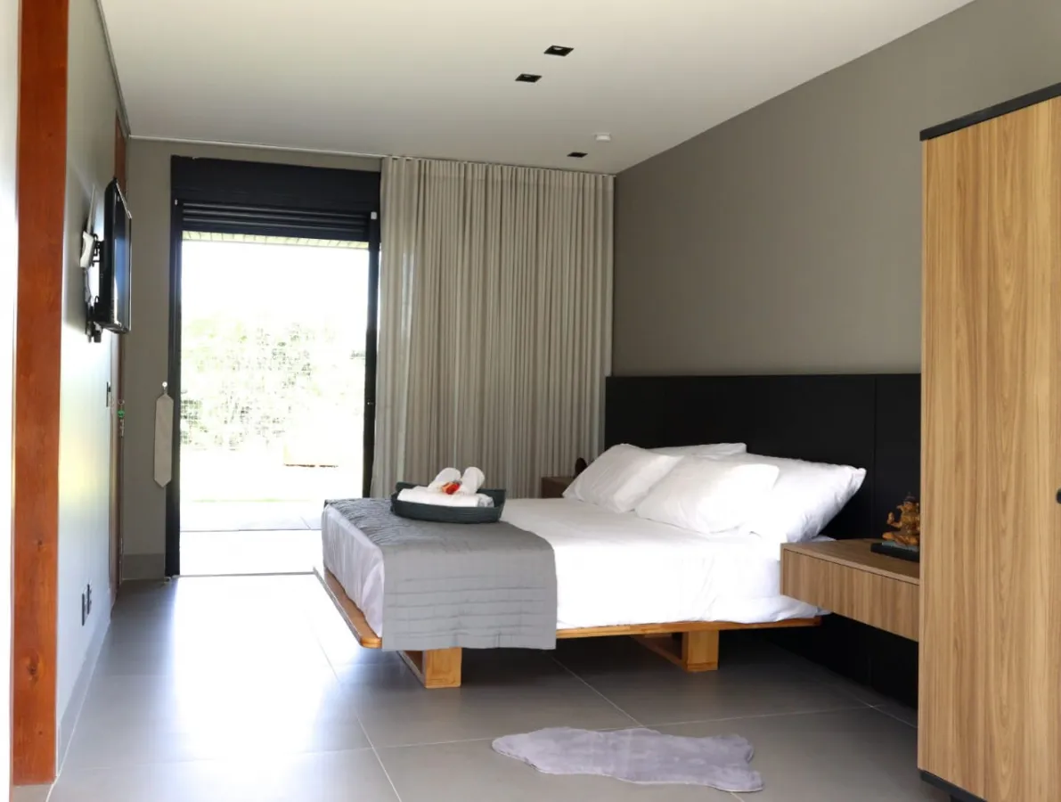 Imagem de Casa moderna em condomínio fechado (Condomínio Vale Azul) Renda consolidada - residência/investimento