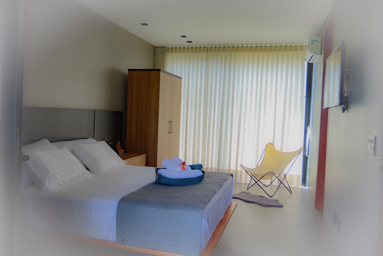 Imagem de Casa moderna em condomínio fechado (Condomínio Vale Azul) Renda consolidada - residência/investimento