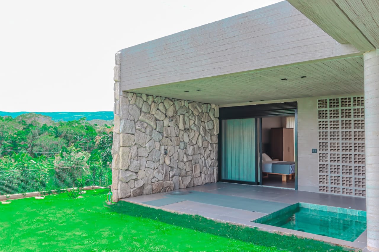 Imagem de Casa moderna em condomínio fechado (Condomínio Vale Azul) Renda consolidada - residência/investimento