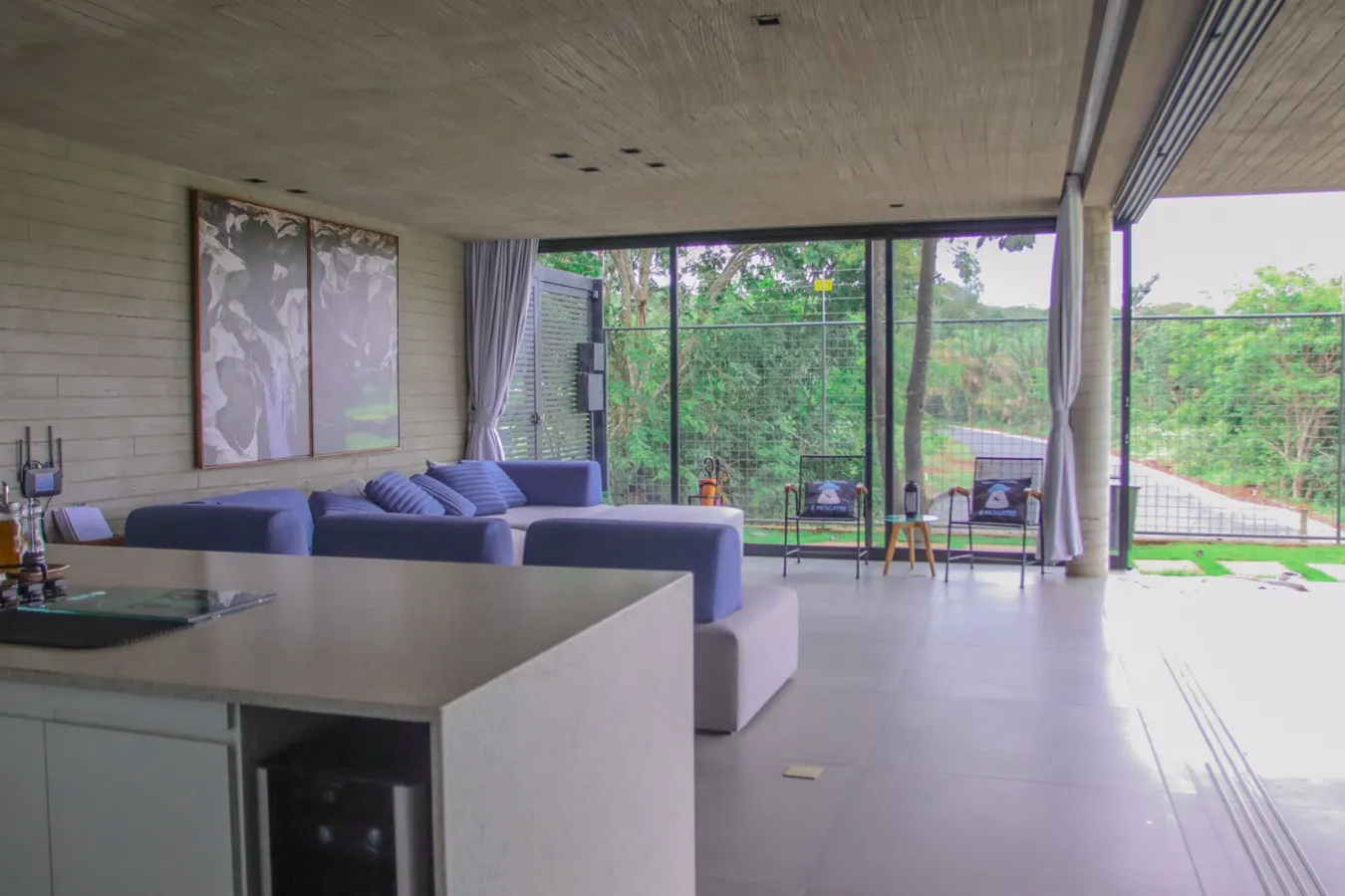 Imagem de Casa moderna em condomínio fechado (Condomínio Vale Azul) Renda consolidada - residência/investimento