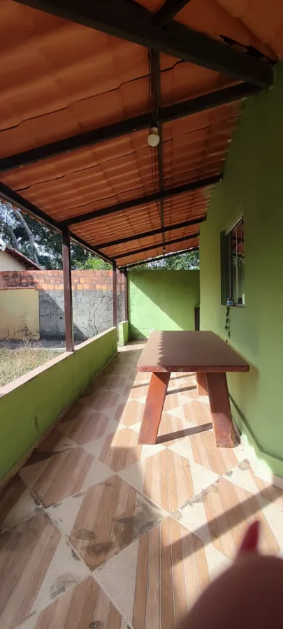 Imagem de Casa com 3 pisos, além de uma kitnet e depósito com possibilidade comercial