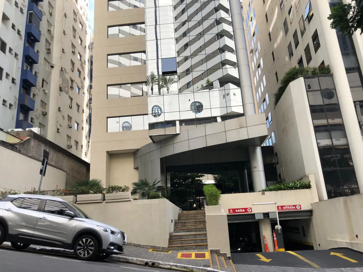 Imagem de Conjuntos Comerciais no Paulista Medical Center