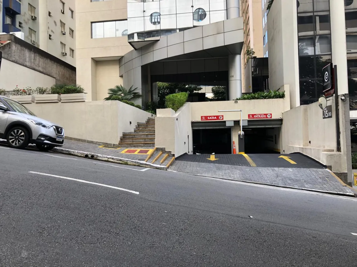 Imagem de Conjuntos Comerciais no Paulista Medical Center