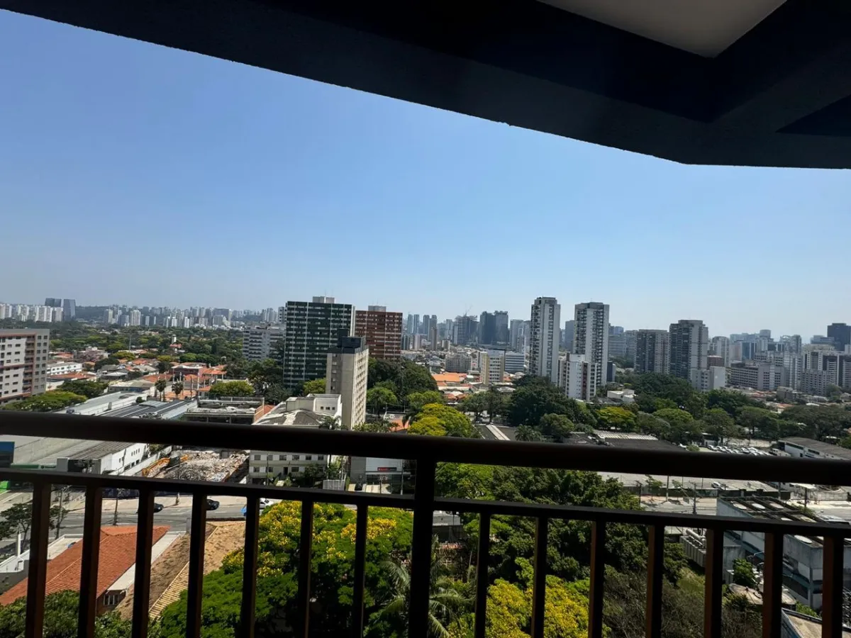 Imagem de Apartamento ao lado da estação Borba Gato do Metrô