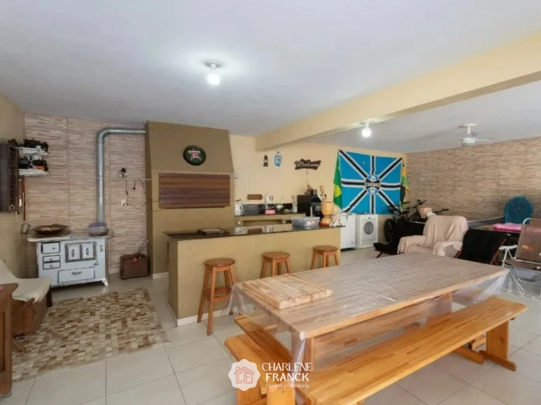 Imagem de EXCELENTE SOBRADO COM 337m² NAS TRES VENDAS