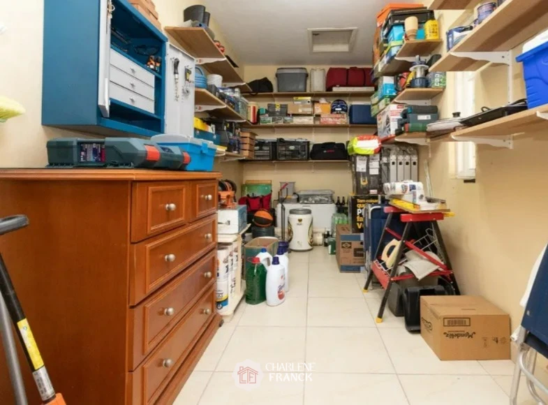 Imagem de EXCELENTE SOBRADO COM 337m² NAS TRES VENDAS