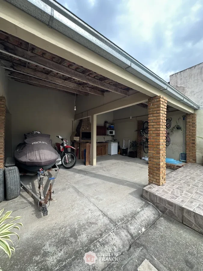 Imagem de Casa com piscina próxima a lorenzete