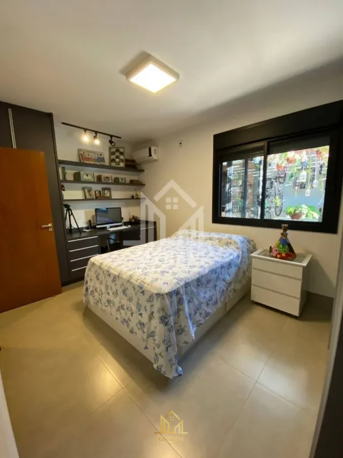 Imagem de Casa Para Vender com 03 quartos 03 suítes no bairro Jardim Karaiba em Uberlândia