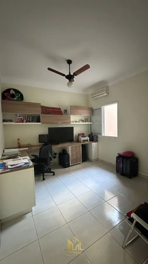 Imagem de Casa à venda no bairro Jardim Karaíba em Uberlândia/MG