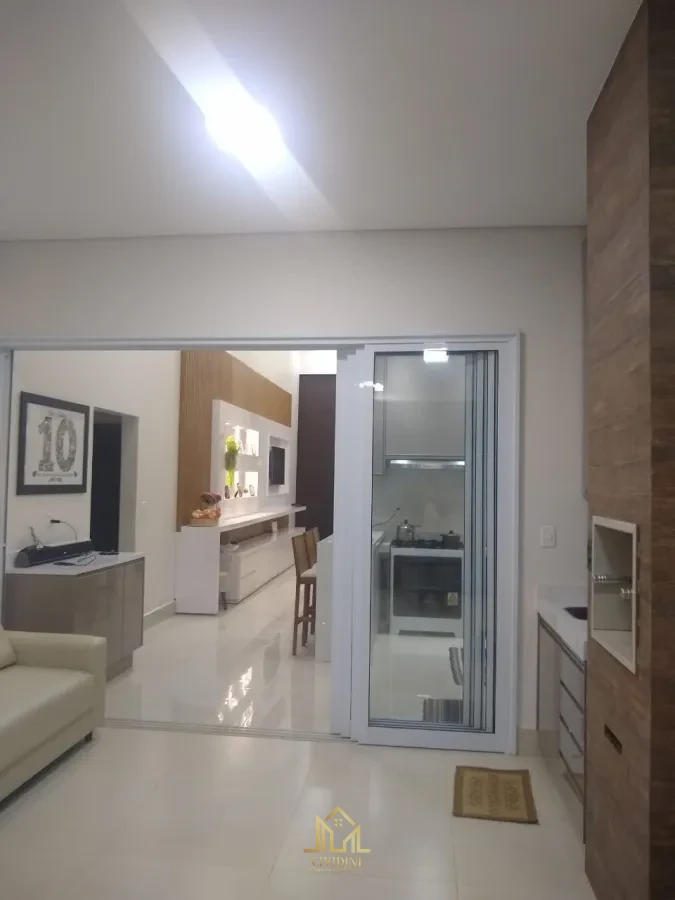 Imagem de Casa à venda no bairro Grand Ville em Uberlândia/MG