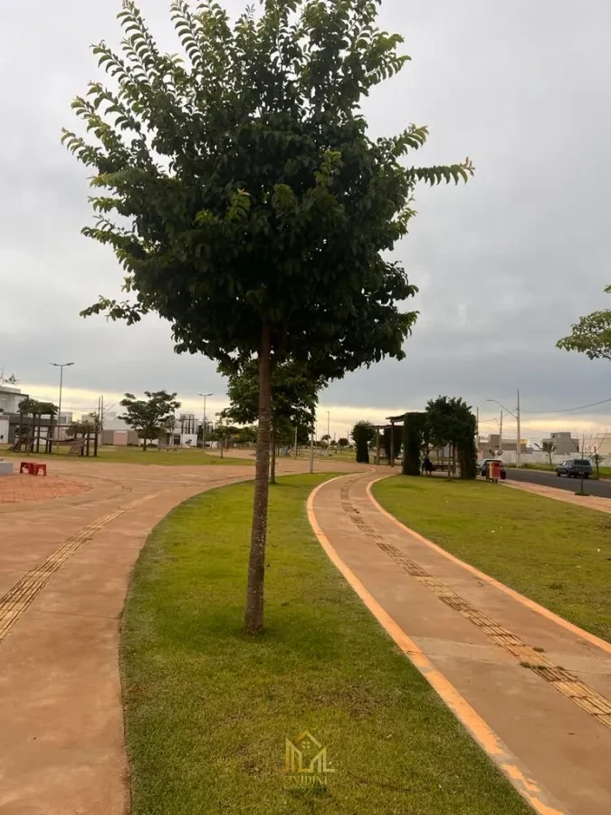 Imagem de Casa à venda no bairro Grand Ville em Uberlândia/MG