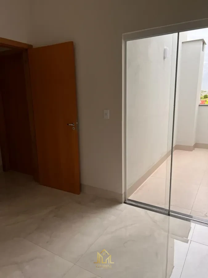 Imagem de Casa à venda no bairro Grand Ville em Uberlândia/MG