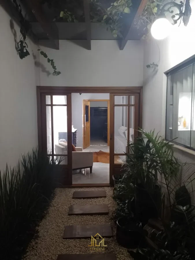 Imagem de Casa à venda no bairro Cidade Jardim em Uberlândia/MG