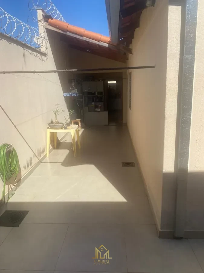 Imagem de Casa à venda no bairro Jardim Holanda em Uberlândia/MG