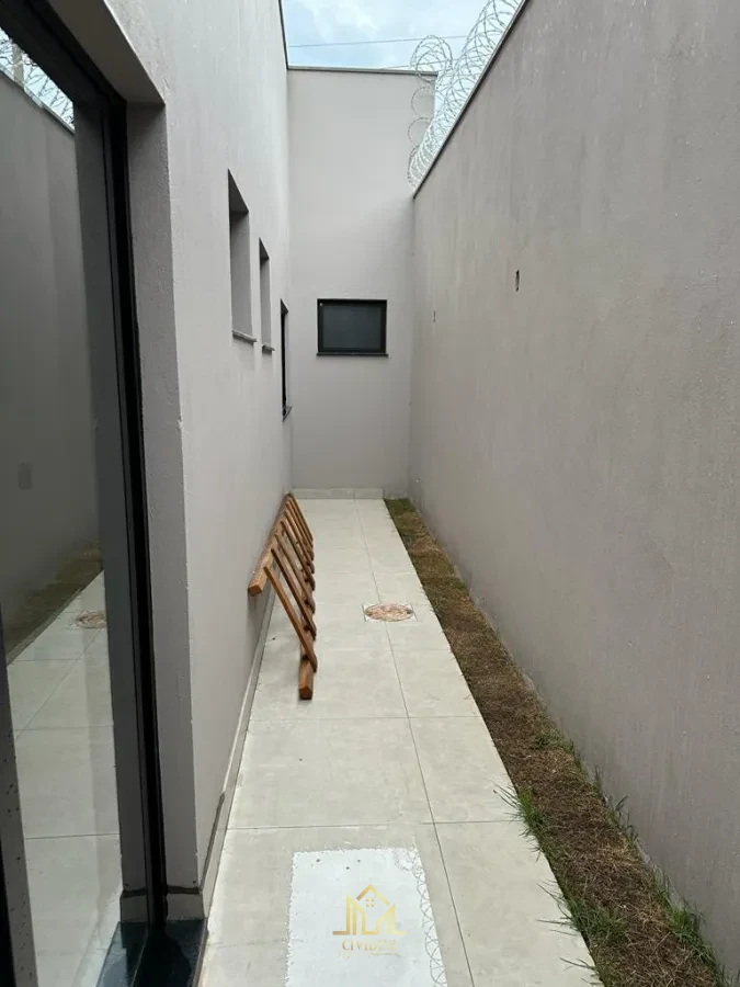 Imagem de Casa à venda no bairro Grand Ville em Uberlândia/MG