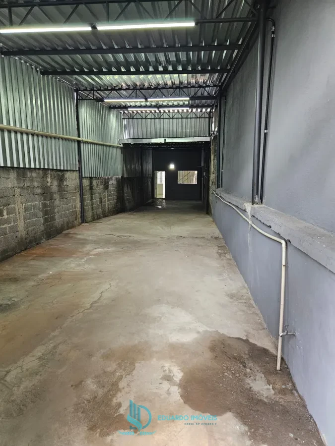 Imagem de Casa com 3 Dormitorios e Galpao Comercial