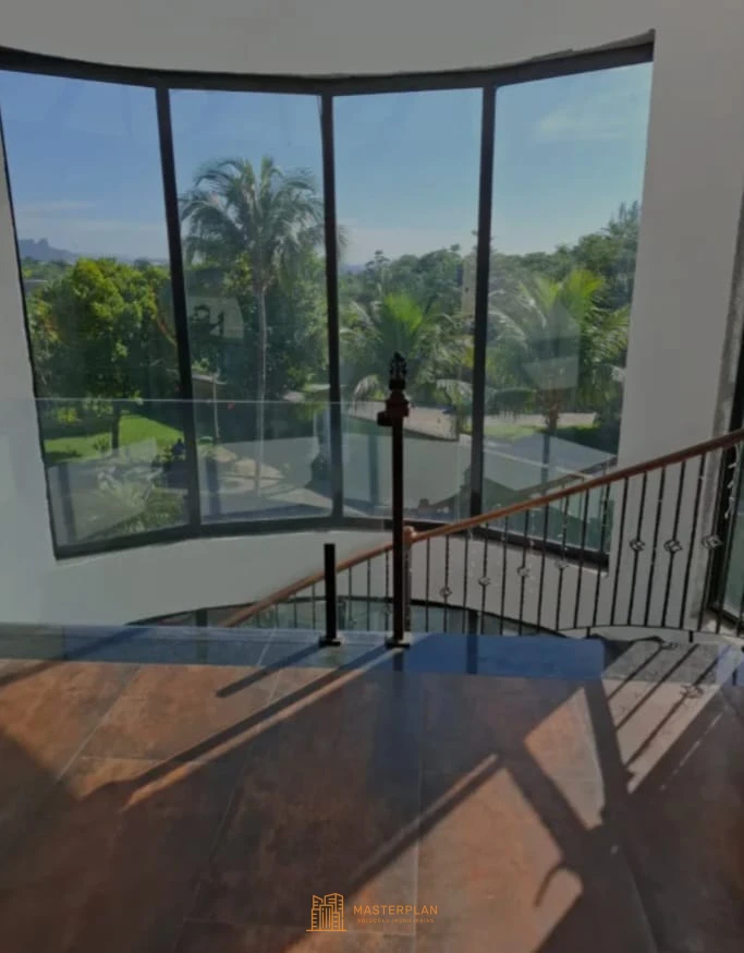 Imagem de Mansão de Luxo à Venda – Barra da Tijuca